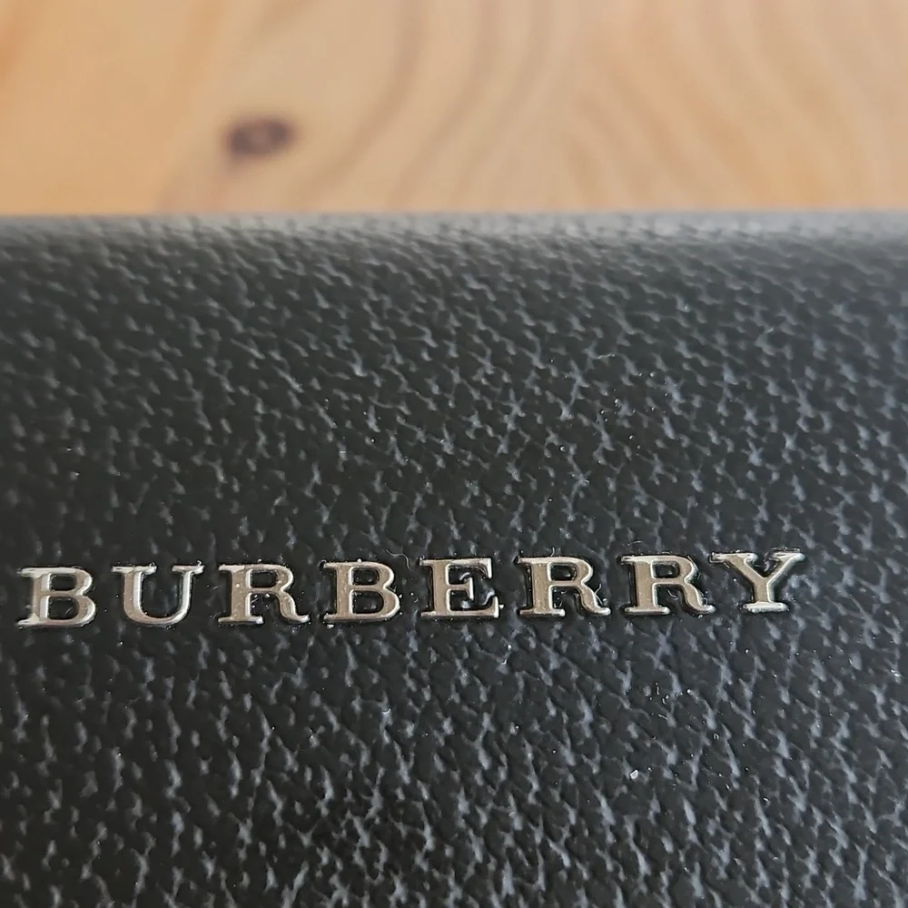 Burberry eyeglasses case